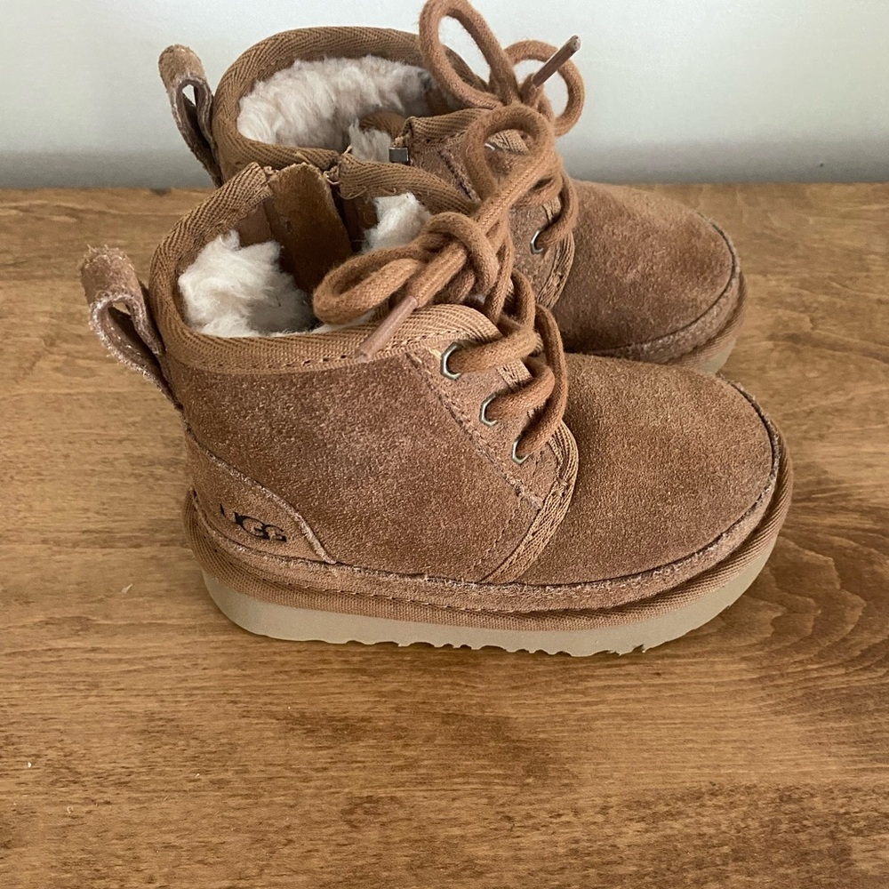 UGG Kids Boots in Brown Suede